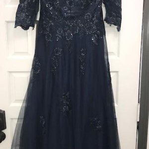 Mother of the Bride Gown. - 14W